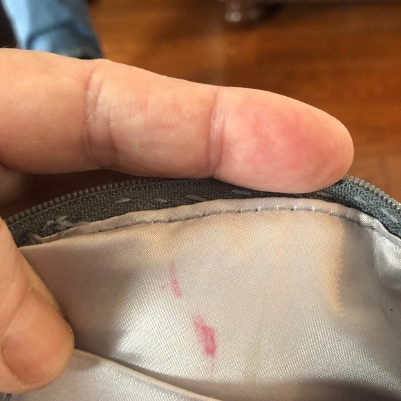 Vintage beaded clutch with zipper, perfect condition except for lipstick mark. - Picture 5 of 7